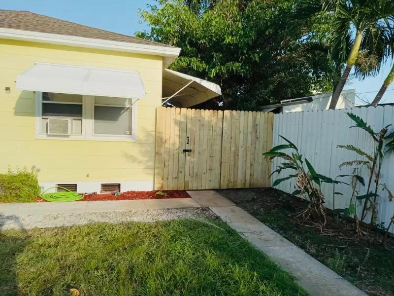 5 Min To Beach Large Living Room Fenced Backyard Bbq Firepit Driveway Boat Parking 레이크워쓰 외부 사진